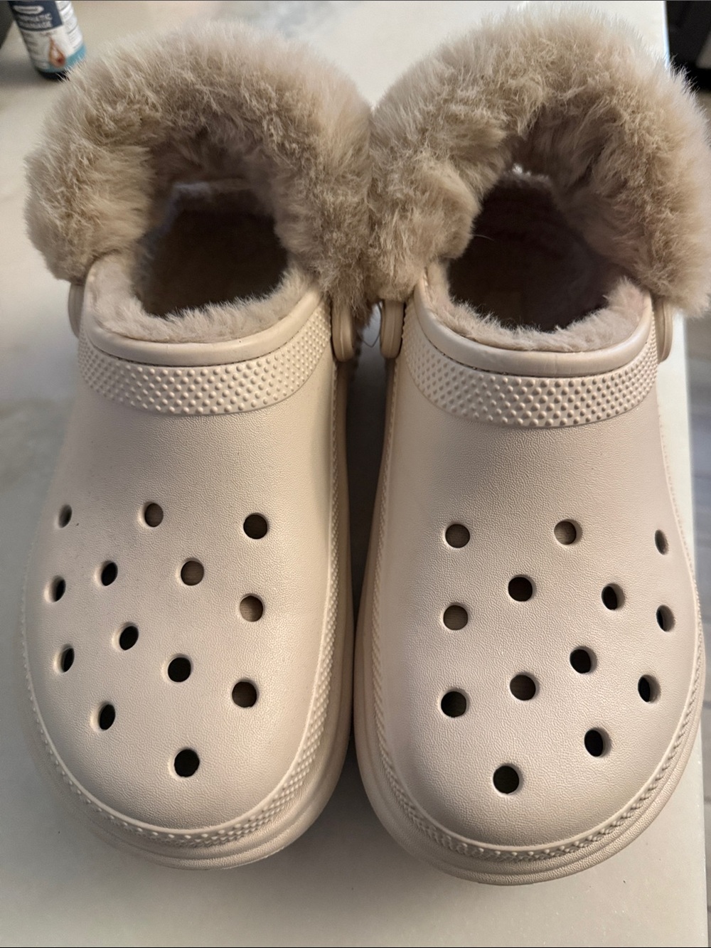 CROCS Platform Lined Classic Clog in Light Beige/Cream Men’s 6/ Women’s 8 Chunky